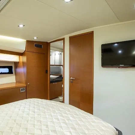 보트호텔 Prestige 500 Fly 네뚜노