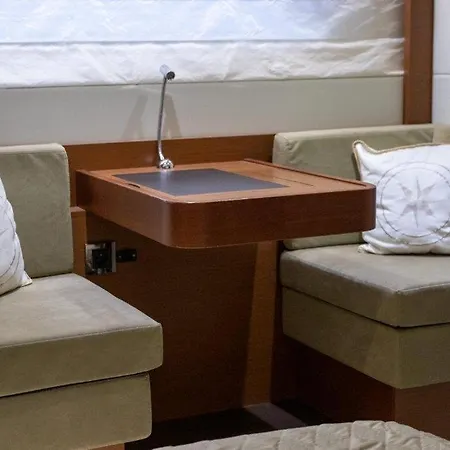 Úszó hotel Prestige 500 Fly