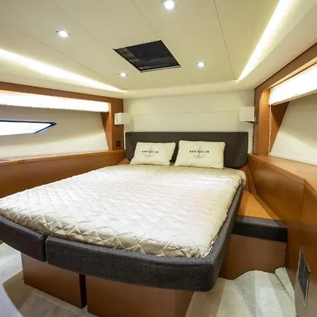 Úszó hotel Prestige 500 Fly *