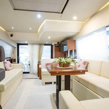 Prestige 500 Fly 보트호텔 네뚜노